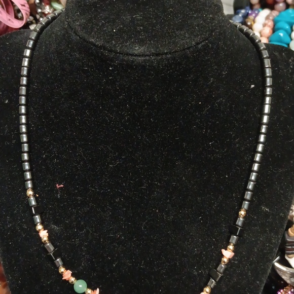 Green Jade Beaded Hematite Necklace - Picture 2 of 2